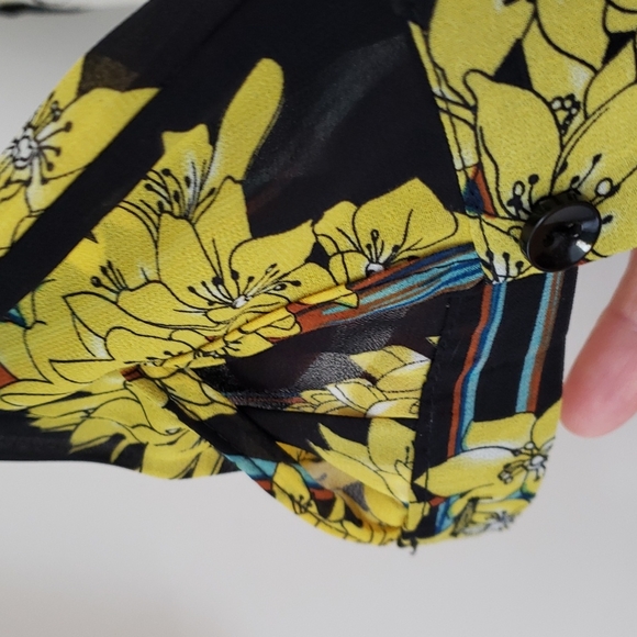 Urban Coco long sleeve sheer black Yello floral button blouse; Size small - Picture 6 of 16
